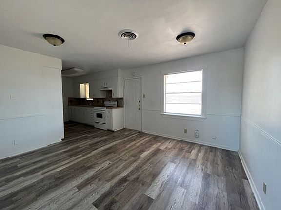 4th image of 5226 Belton St