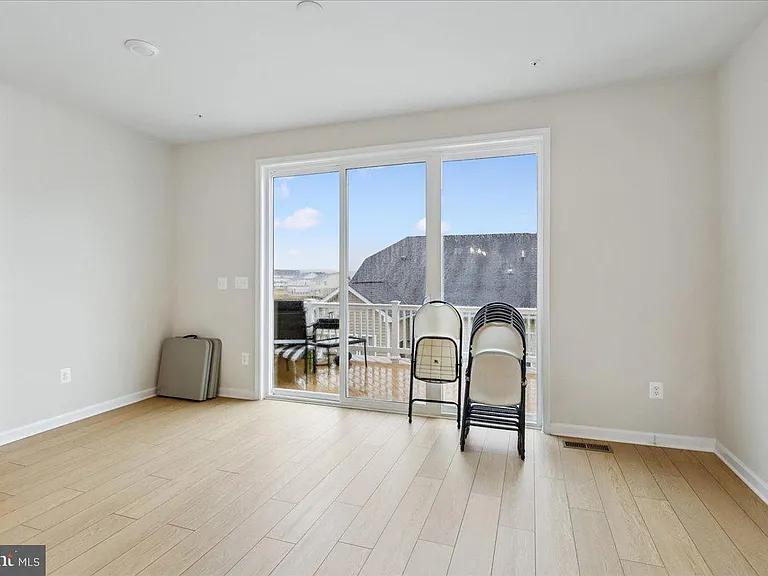 10800 Blanton Way — Photo 27