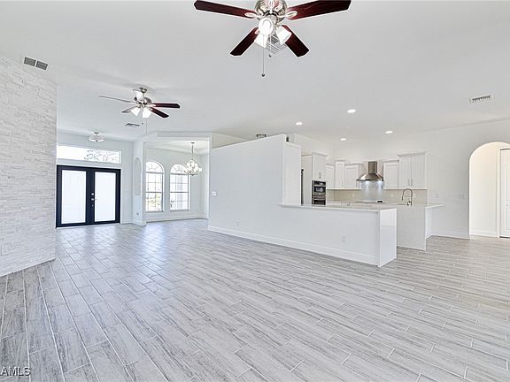 5th image of 1013 Alfreda Ave