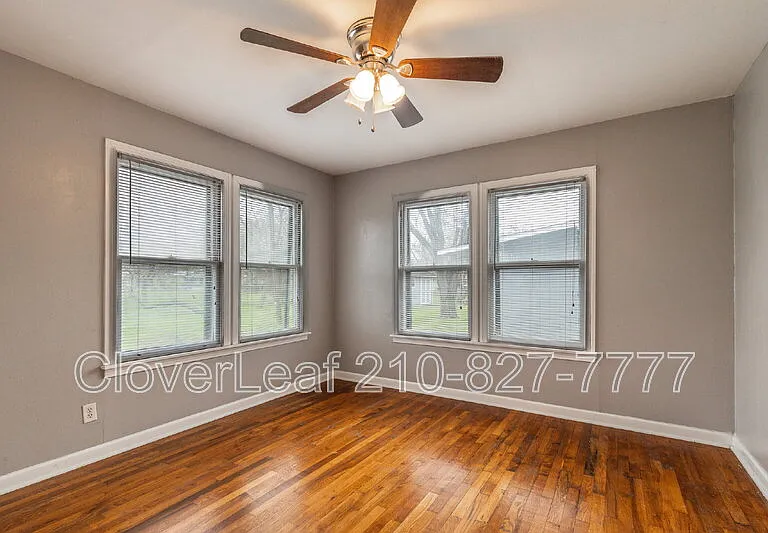 295 N Peach Ave — Photo 13
