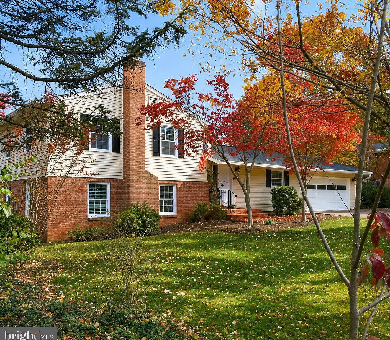 4 bed, 2.5 bath, 1388 sqft, $3,900 — Photo 1