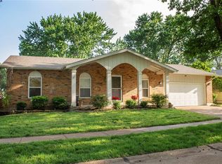 754 Windingpath Ln, Ballwin, MO 63021
