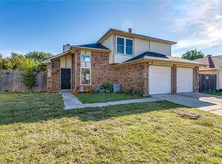 2211 Wamsetta Dr, Arlington, TX 76018