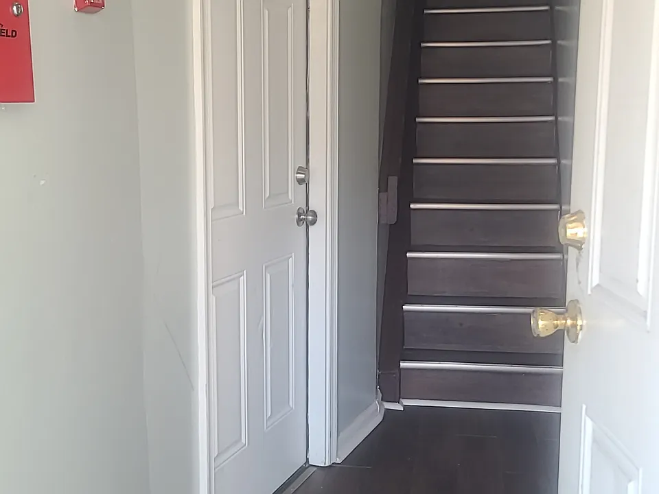 Entrance of 1st floor apartment