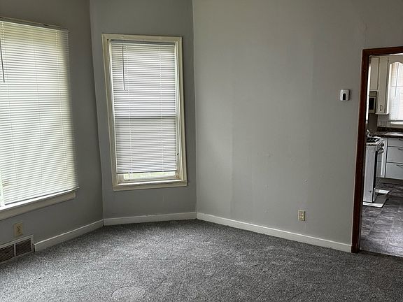 3rd image of 458 Thomas Ave #1