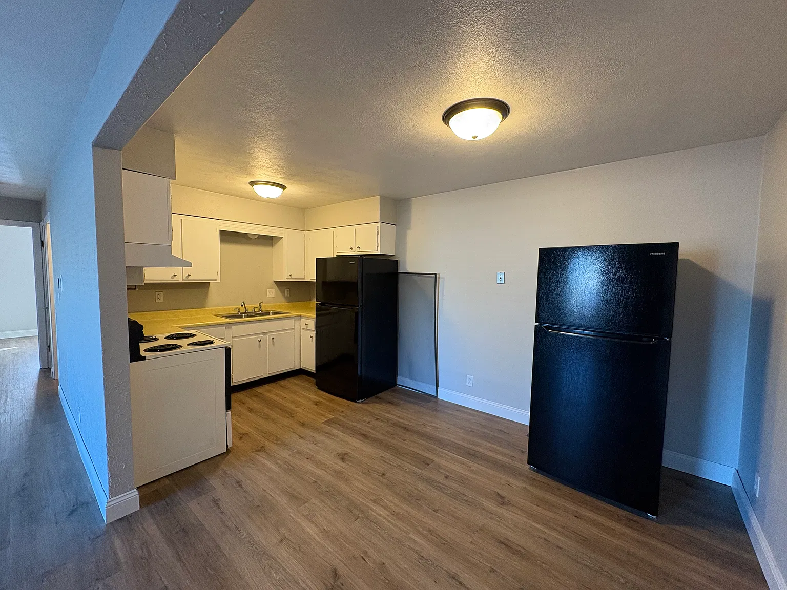 2 bed, 950 sqft, $925 — Photo 2