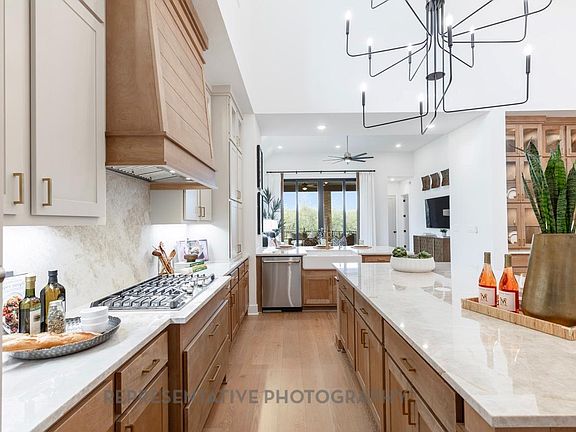 4th image of 207 Wooded Rill Ct