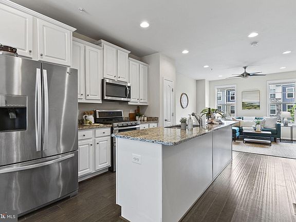 2nd image of 508 Pebblebrook Ln