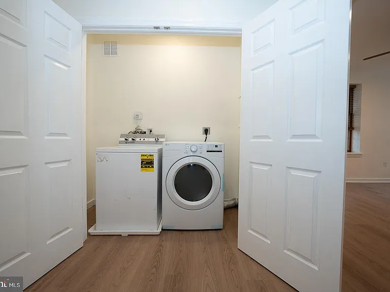 42 N Waterloo Rd #38 — Photo 14