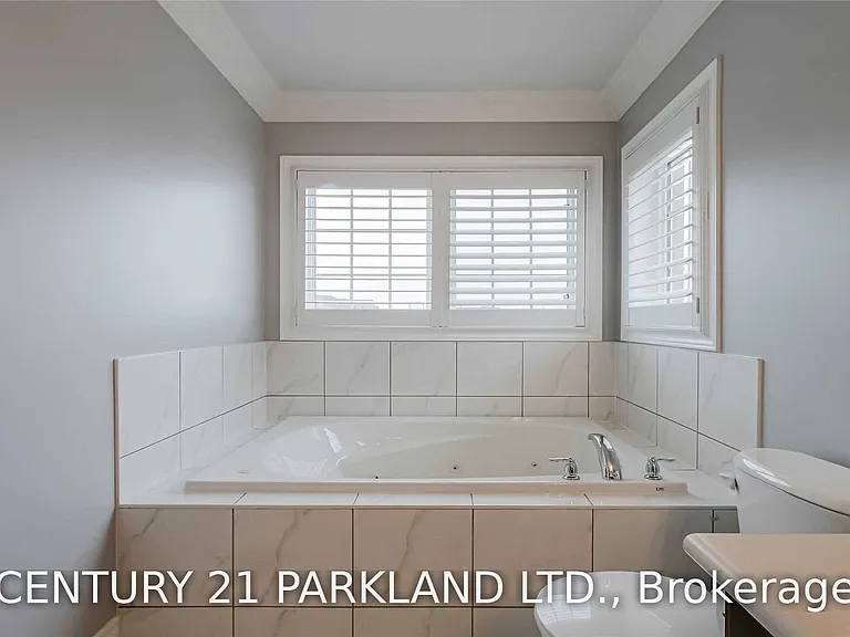 15 Sedgewick Pl — Photo 22