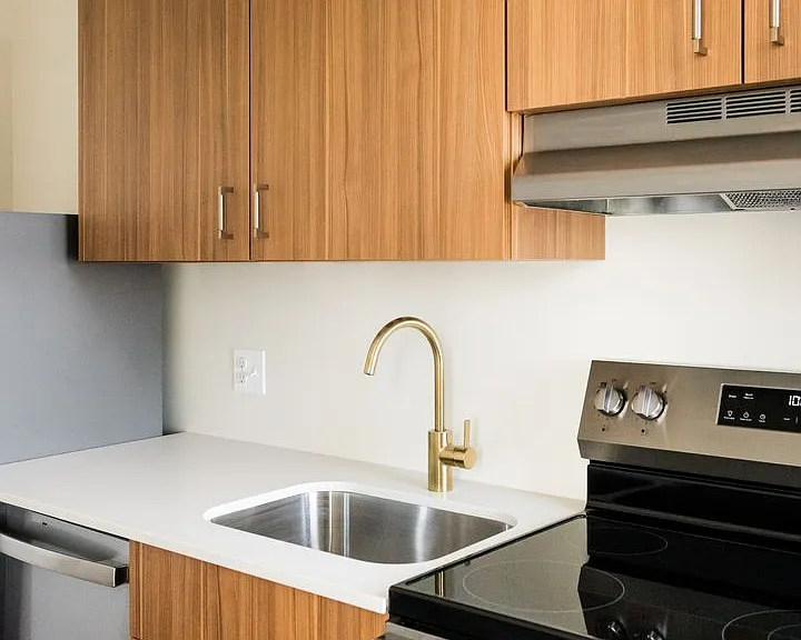 Sterling Apartments — Photo 20