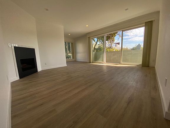 3rd image of 17 28th Ave APT 202
