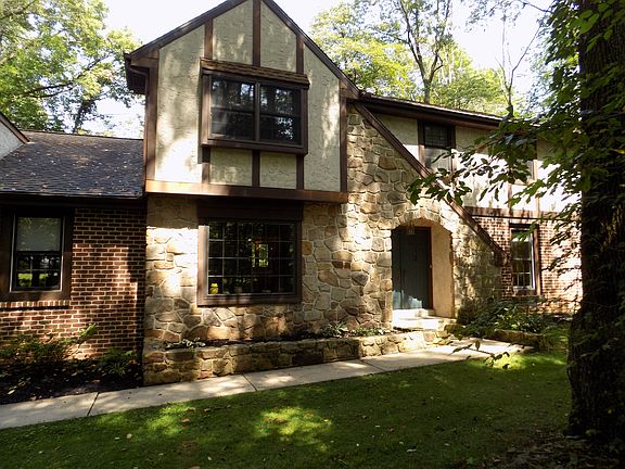 Stone/Stucco & Brick