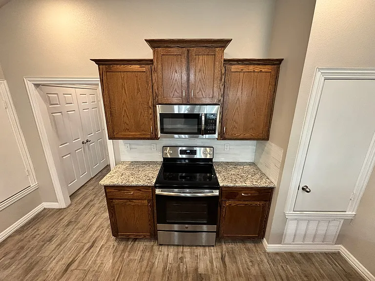 3340 Bordon Dr — Photo 11