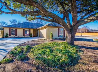 7402 Salzburg Dr, Rowlett, TX 75089