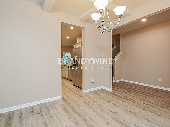 5th image of 398 Panhandle Pl