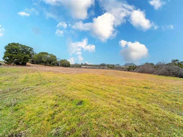 8429 Fullerton Dr, Cleburne, TX 76033