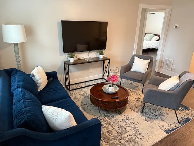1909 Pegram St #1 — Photo 9