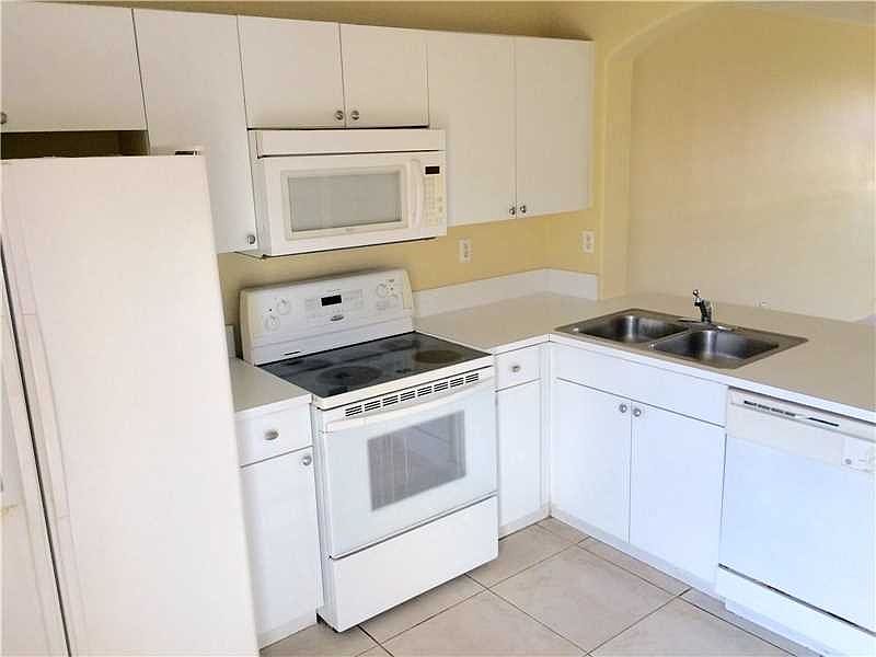 1st image of 955 NW 82nd Ave