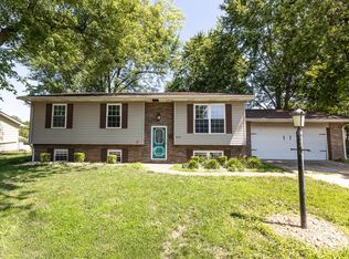 313 Goldenrod Ln, Swansea, IL