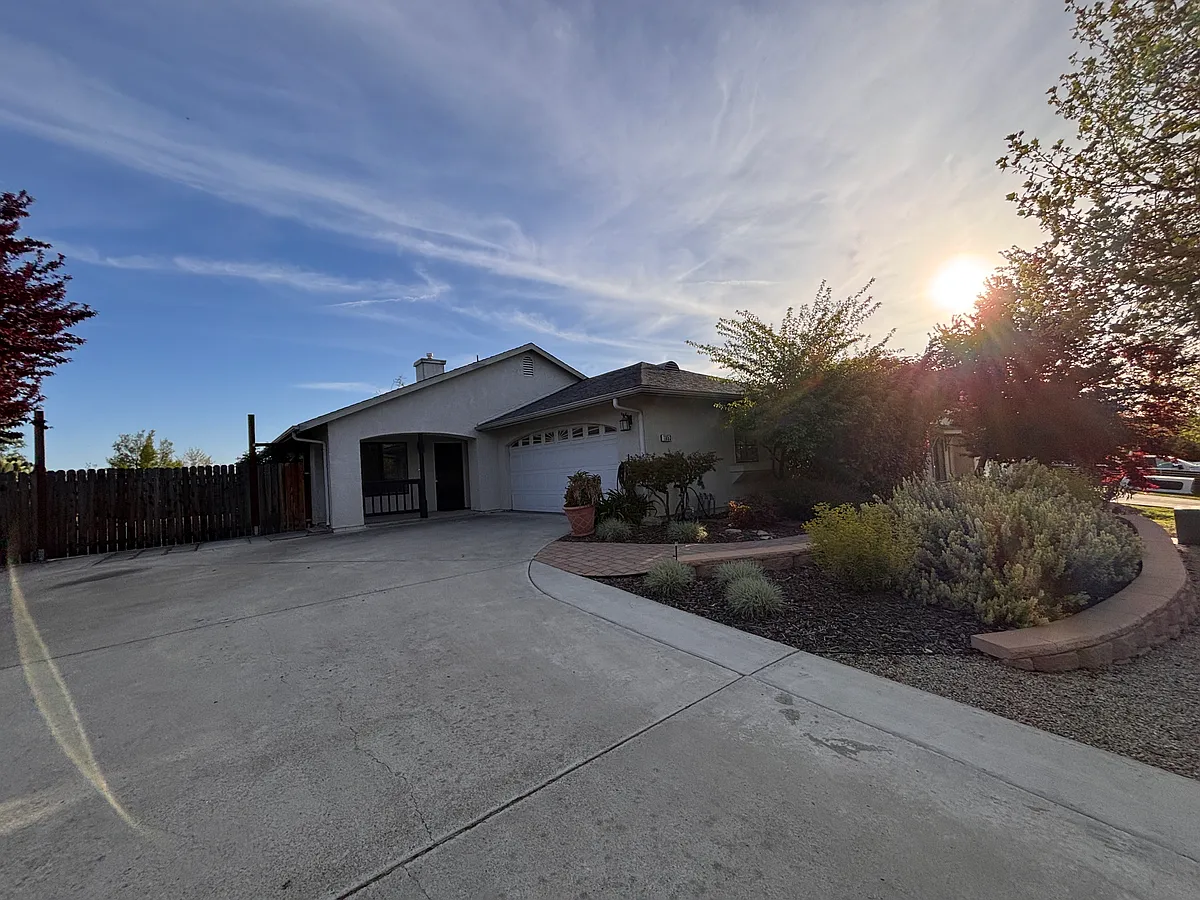 Driveway Approach - 1053 Pioneer Trail Rd