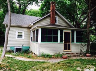 30 Port Jefferson Rd, Sound Beach, NY 11789