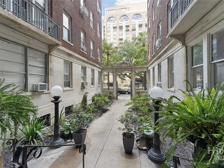24 E Liberty St #73&83 — Photo 4