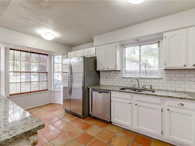 4200 Everest Ln — Photo 10