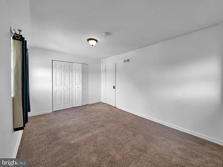 5540 60th Ave — Photo 15
