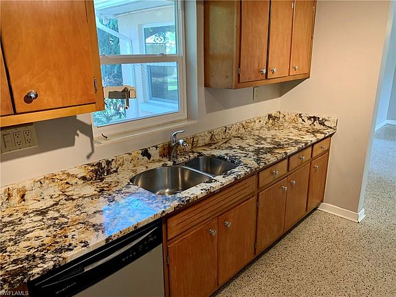 5th image of 1357 Burtwood Dr