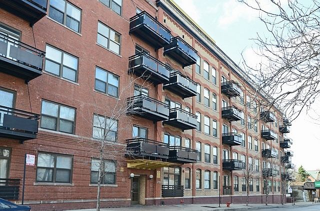 1st image of 1735 W Diversey Pkwy APT 318