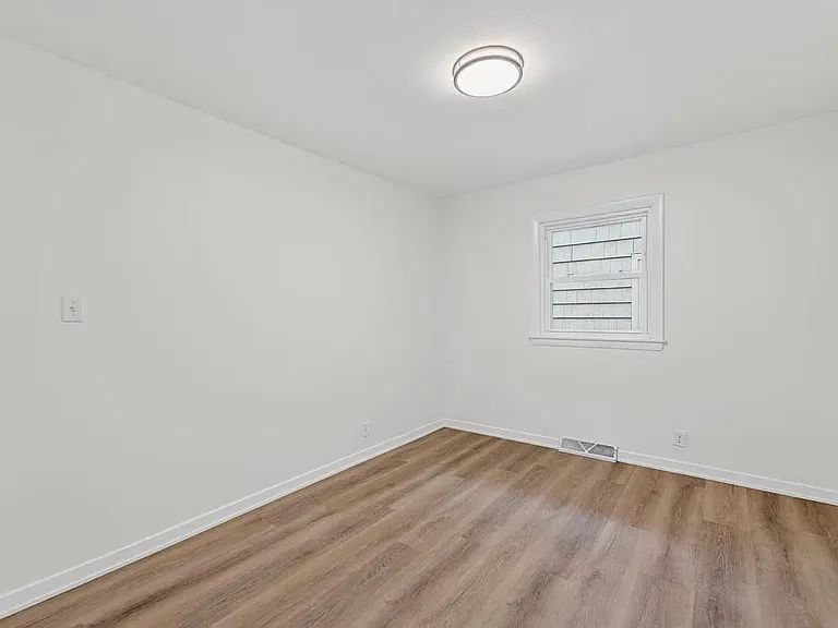 5554 N Navajo Ave — Photo 12