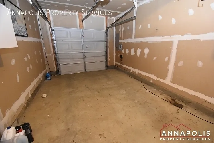 888 Stonehurst Ct — Photo 26