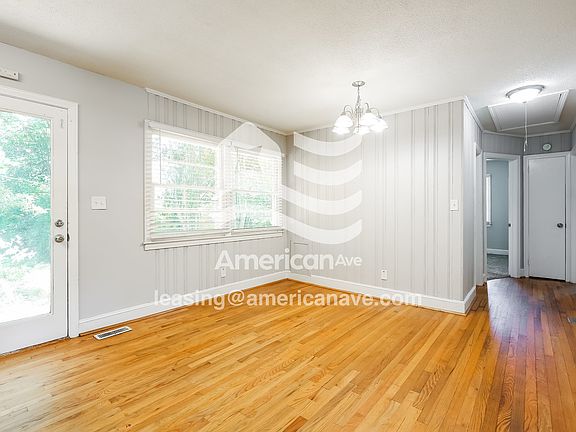 561129_005_dining_room_13845118.jpg