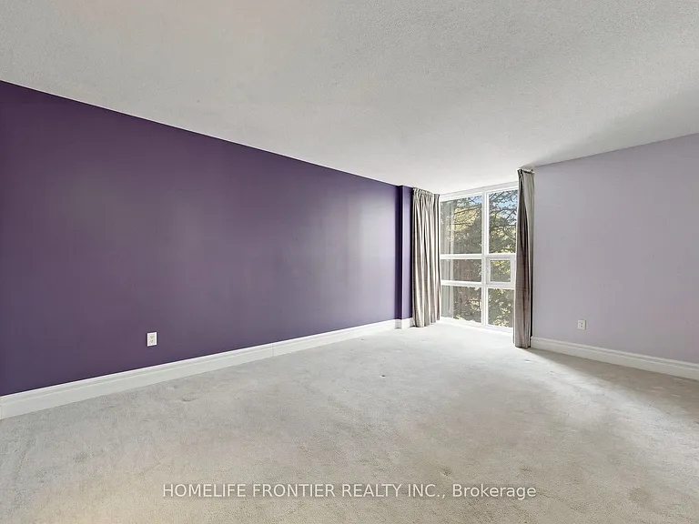 131 Beecroft Rd #203 — Photo 23