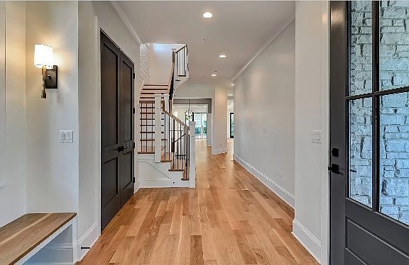2nd image of 4546 Harvey Ave