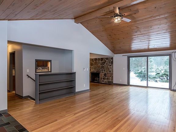 3rd image of 1273 Shevchenko Dr