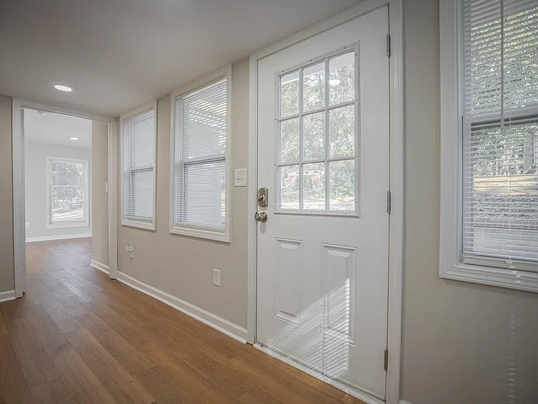 230 Habersham Dr — Photo 9