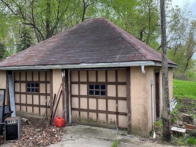2nd image of 16683 Winters Rd
