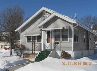 417 E Edgewater St, Portage, WI 53901