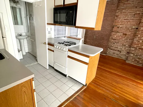 6 Phillips St Unit 4, Boston, MA 02114