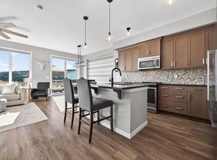 205 W Sunset Point, Cochrane, AB T4C 0L2