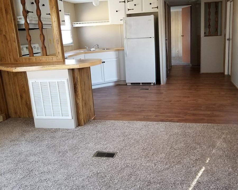2nd image of 22 Elizabeth Ln