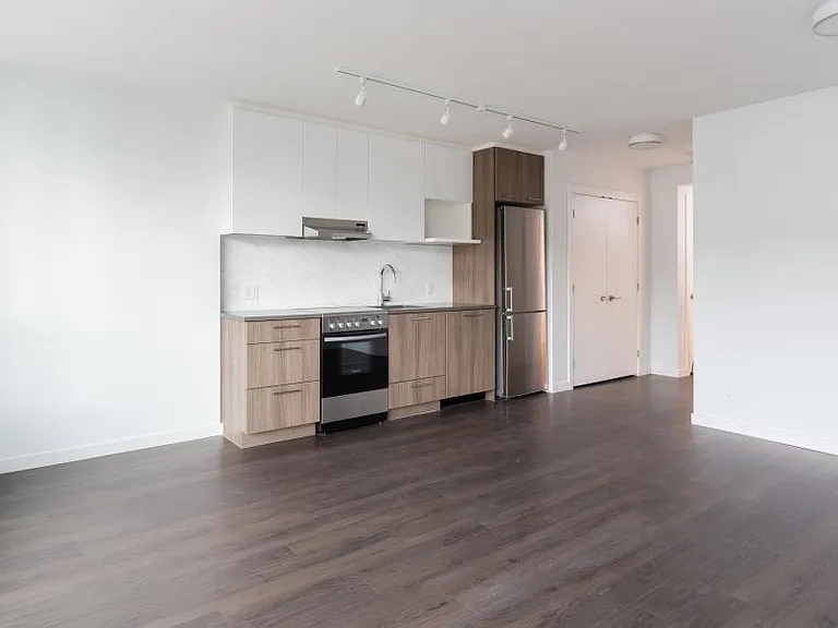 183 Georgia St E — Photo 31