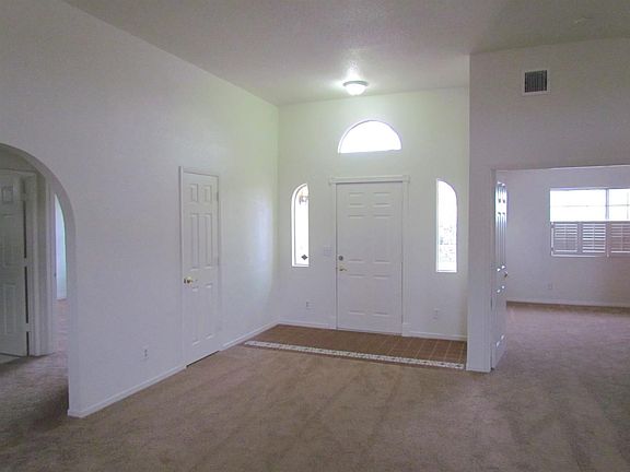 4th image of 14610 Hopland St