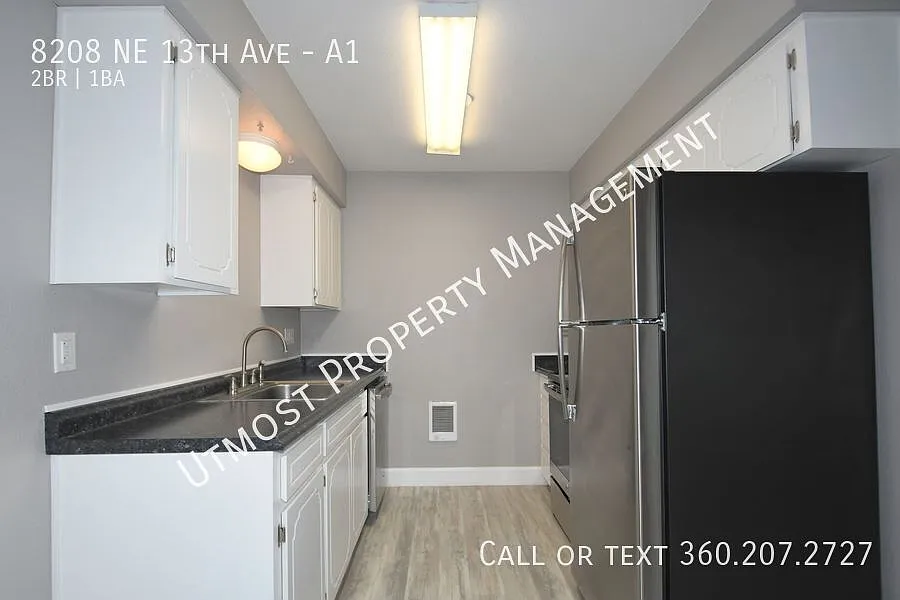 Building Photo - 8208 NE 13th Ave #A1
