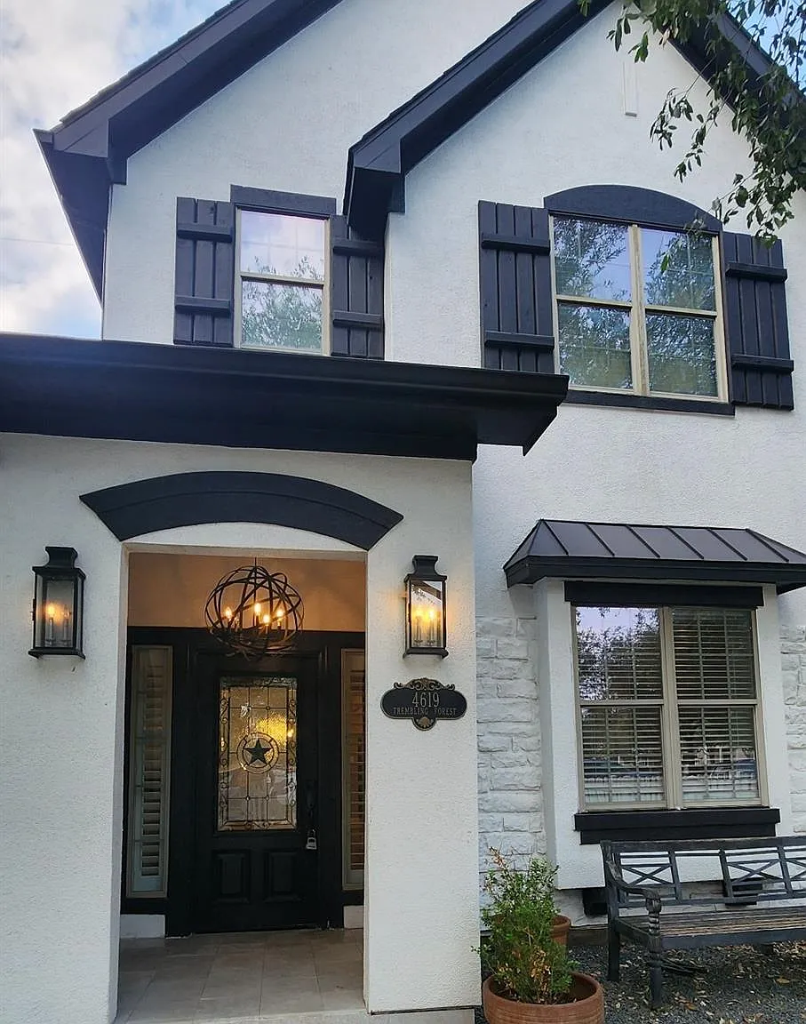 3 bed, 2.5 bath, 2200 sqft, $2,500 — Photo 1