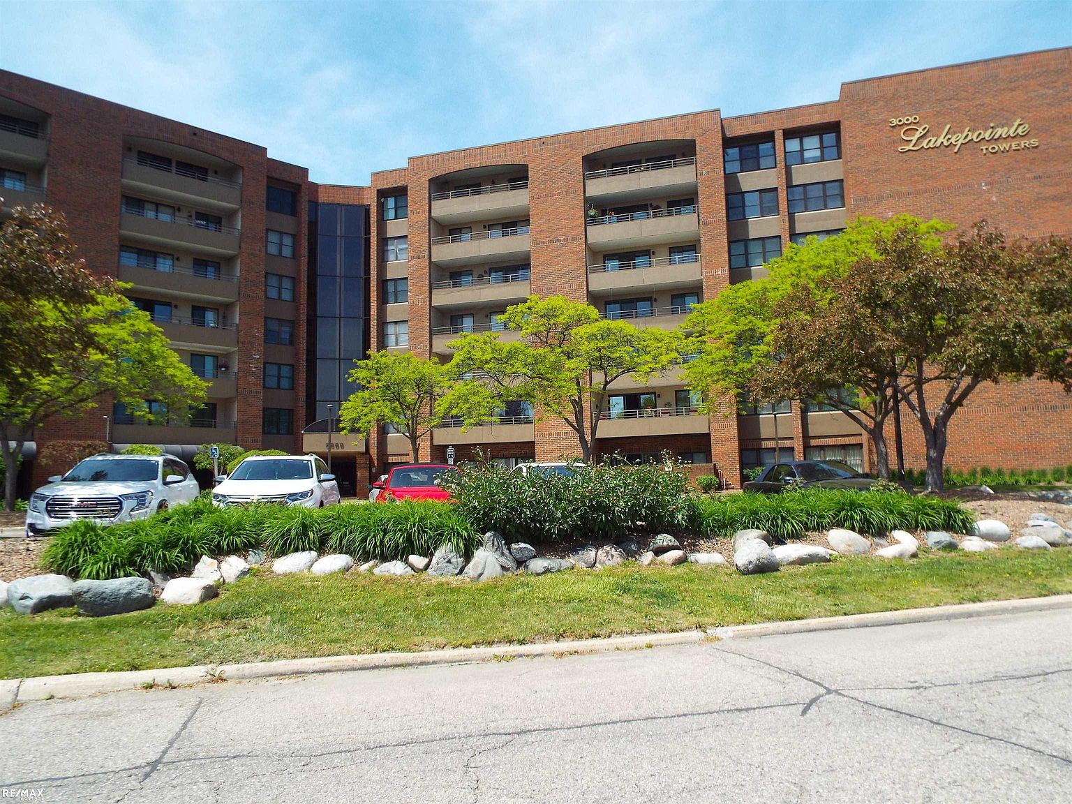 3318 Country Club Dr, Saint Clair Shores, MI 48082 Zillow