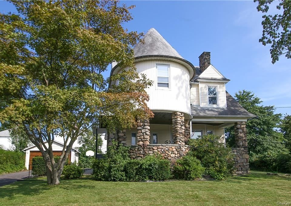1st image of 11 Hillcrest Ave