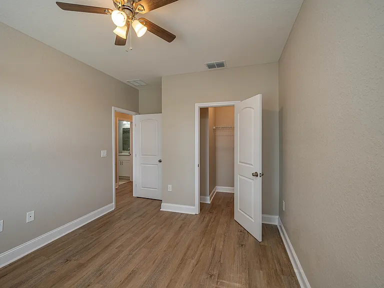 1035 Oak Hammock Dr #1 — Photo 8